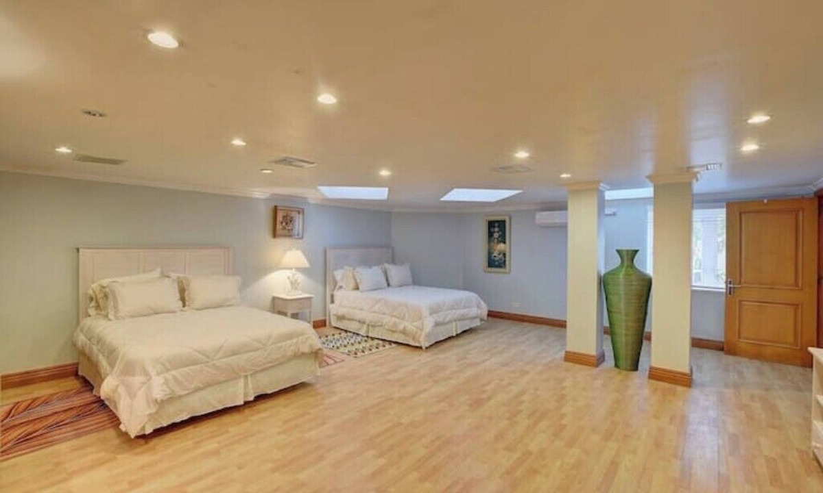 Paradise Island Condo | Charming condo near Atlantis, beach, and more!