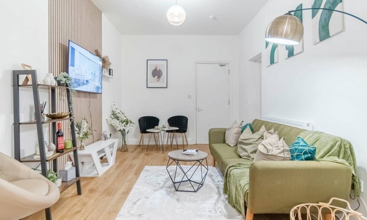 Sudbury Apartment | Charming London Flat Near Wembley + Parks | Garden