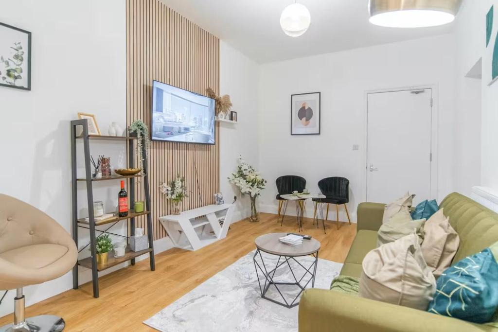 Sudbury Apartment | Charming London Flat Near Wembley Parks & Garden