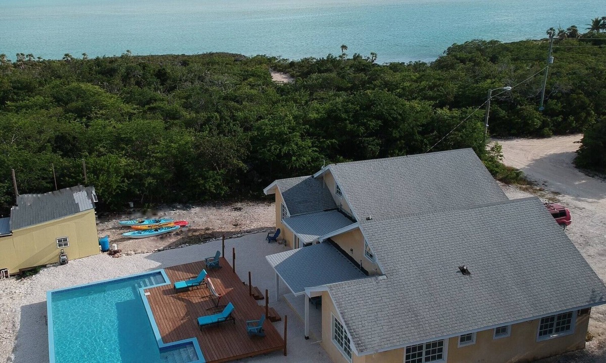 George Town Villa | Charming Villa - 4 bedrooms with large pool - both houses