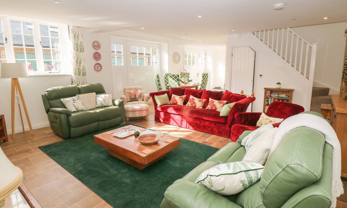 Hoylandswaine Cottage | Chestnut Cottage