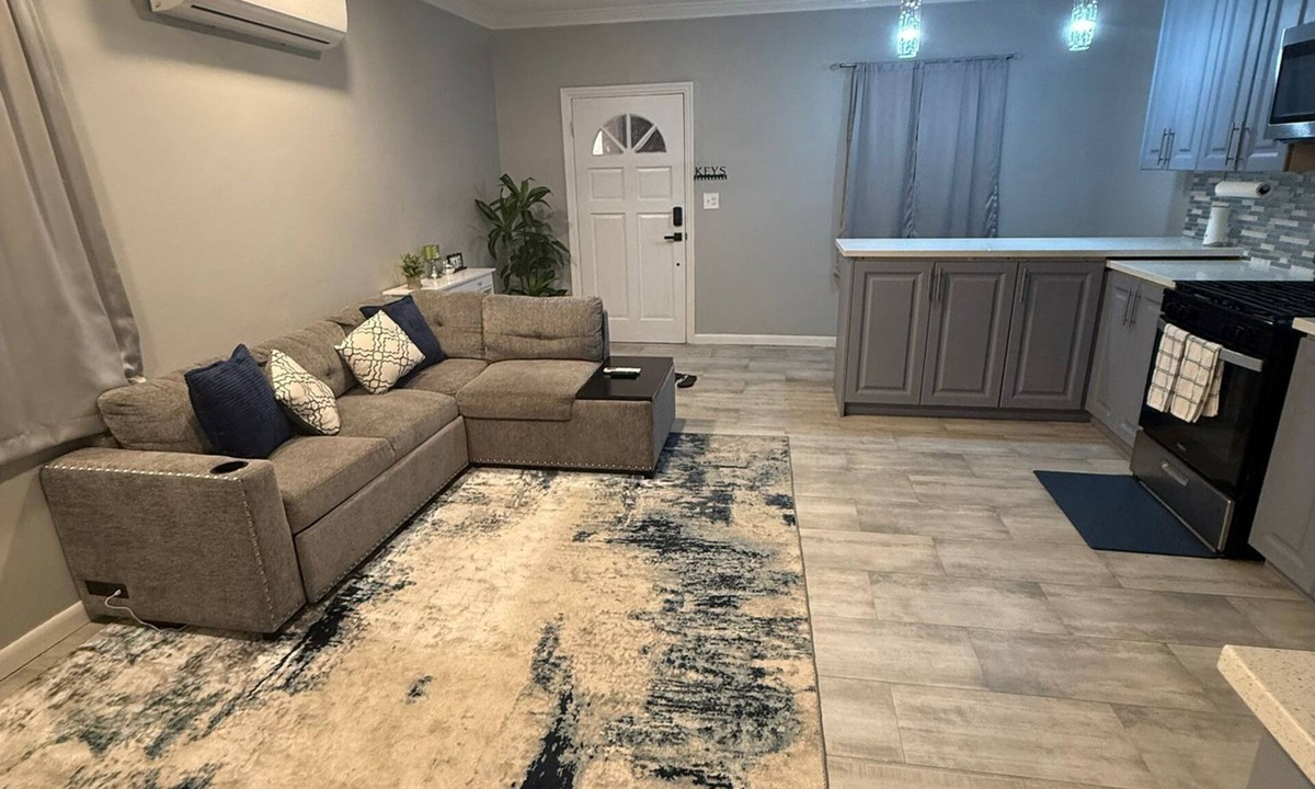 Nassau Apartment | Chic and cozy one bedroom apartment located off St. Vincent Road-Nassau, Bahamas