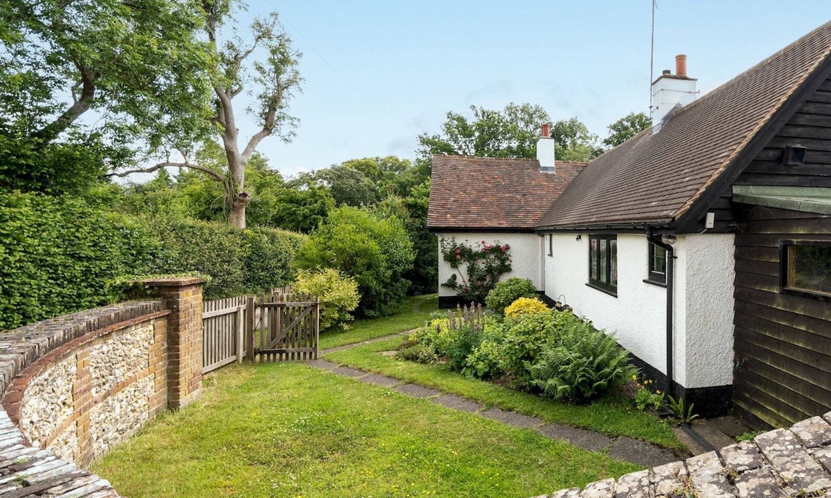 Little Missenden House | Chilterns Farm Cottage Hideaway | Pass the Keys