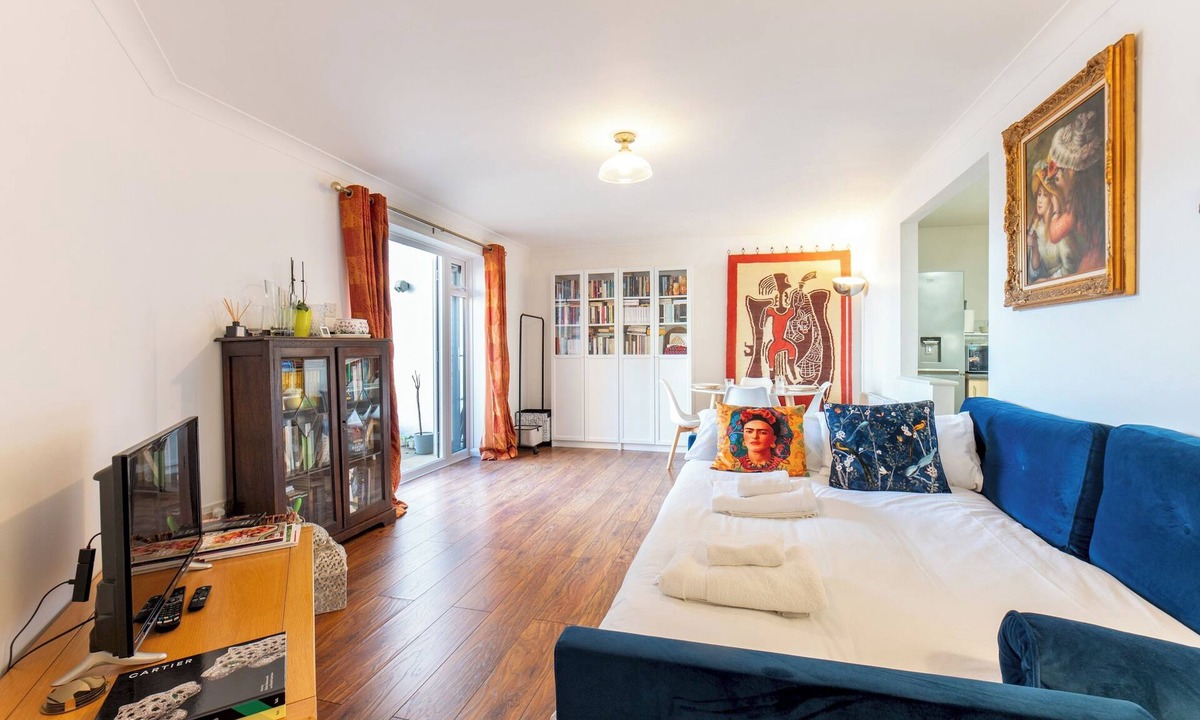 Canbury Apartment | City-chic central studio near station, Kingston - Pass the Keys
