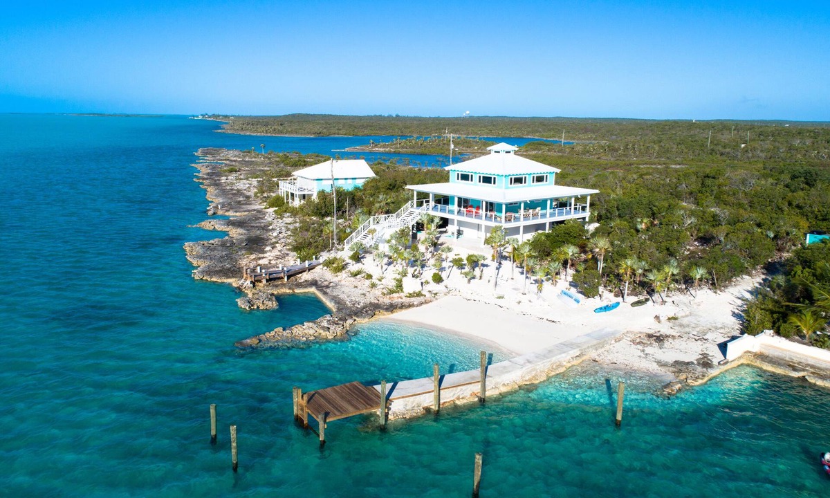 George Town House | Classic Out Island Luxury Sleeps 8, private beach and dock
