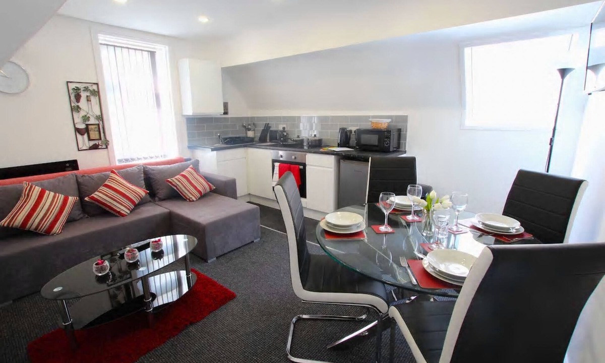 South Shore Apartment | Coast Accommodation Station Road Apartments