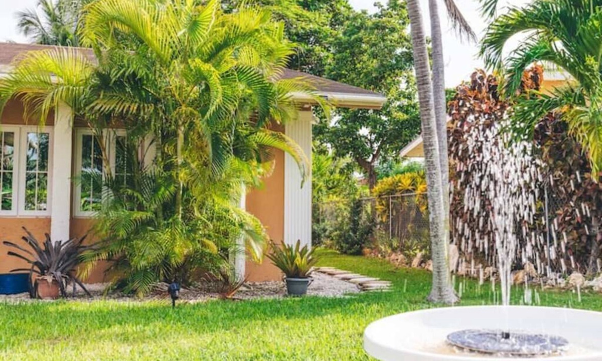 Nassau Apartment | COCONUT PALM HIDEAWAY-KING