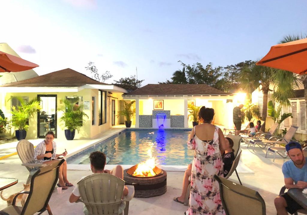 Nassau Hotel | Colony Club Inn & Suites