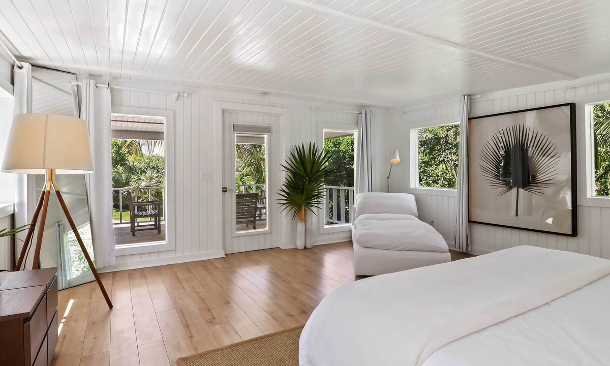Gregory Town Villa | Complimentary Concierge + Private Beach + Gaulding Cay + Chef Services