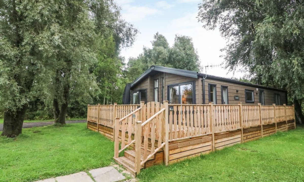 South Lakeland Leisure Village Cabin | Coniston View 9, Tewitfield