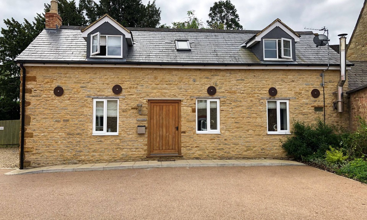 Earls Barton House | Contemporary Barn Conversion for Country Getaway