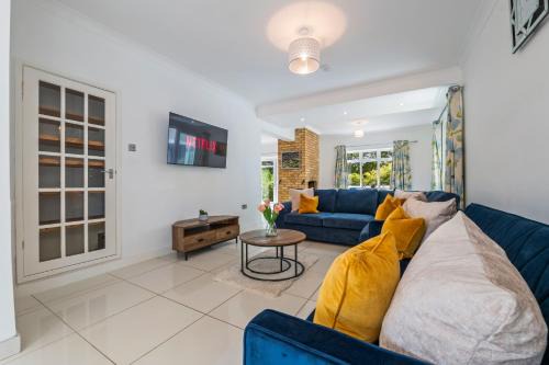 Thorney House | Contractor Accommodation Peterborough- Parking-Business and Work Stays