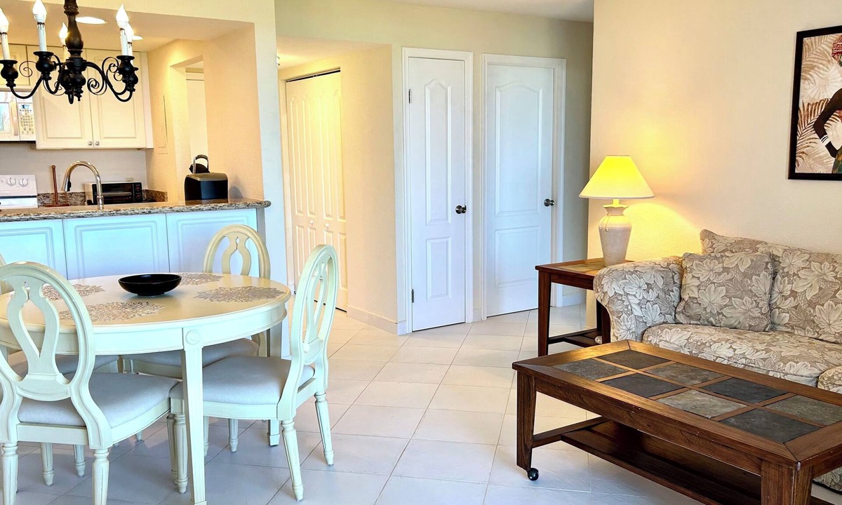 Williams Town Condo | Coral Beach Condo w Ocean View 1 Bdr Sleeps 4