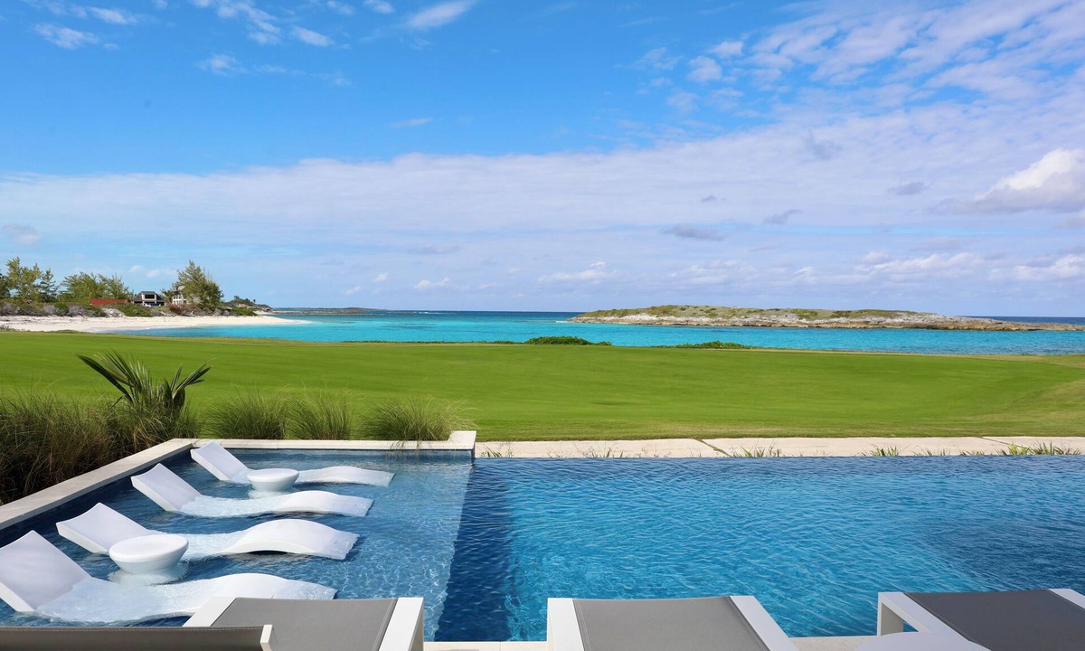 Rokers Point Villa | Coral Cove Villa - New Large 7 Bedroom Modern Luxury Villa + Concierge