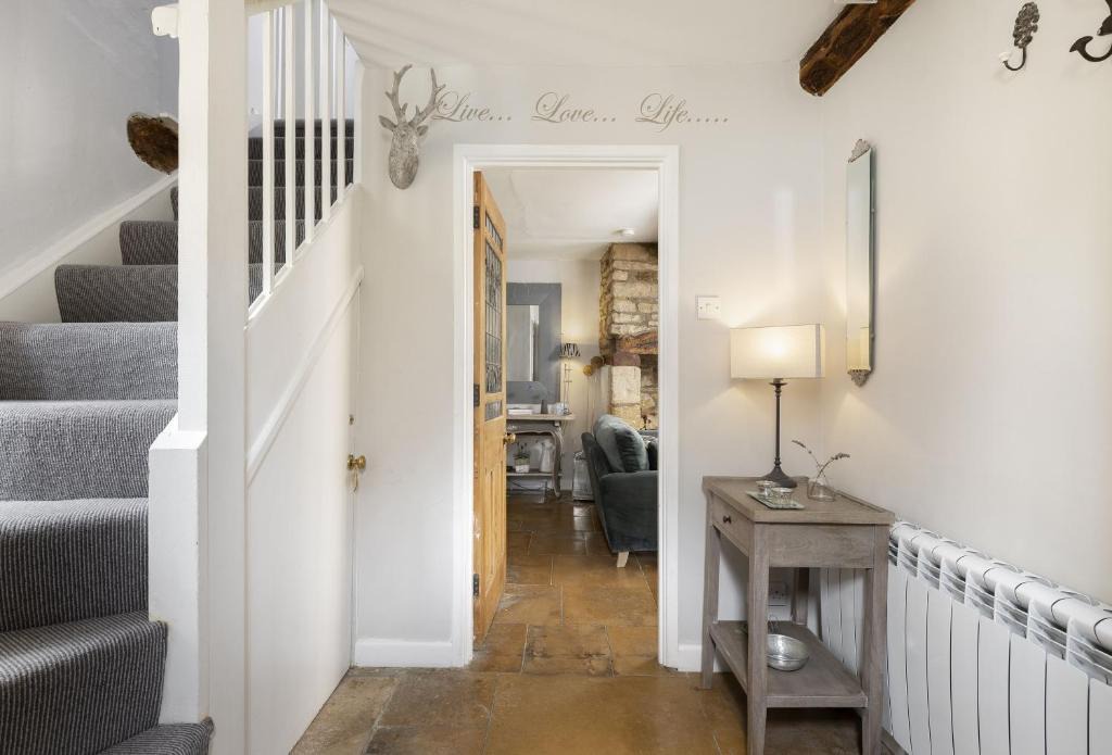 Lower Oddington House | Corner Cottage