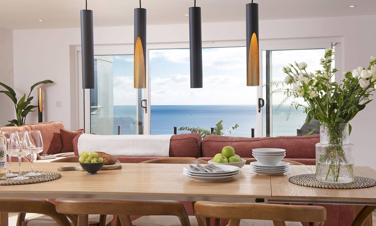 Portwrinkle House | Cornica - Pet Friendly Coastal House with Hot Tub and Sea Views