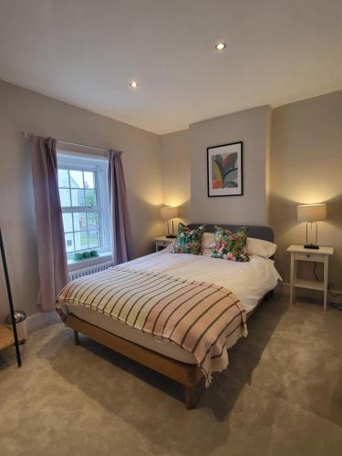 Olney House | Cosy Cottage, 5 minute walk into Olney