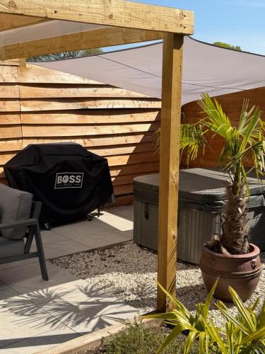 Wimborne Saint Giles House | Couples Spring Break With Alpacas & Private Hot Tub in the Quaint Dorset Countryside with BBQ
