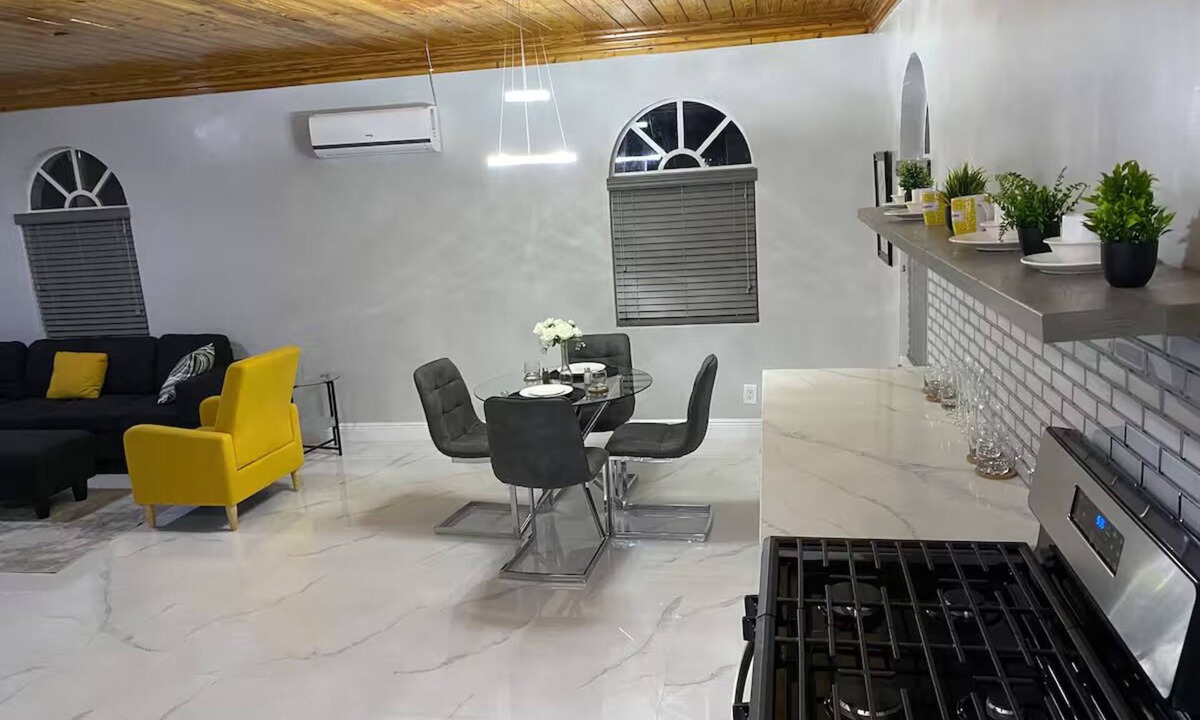 Lucaya Apartment | Cozy 1-bedroom apartment in nice Freeport with AC, WiFi