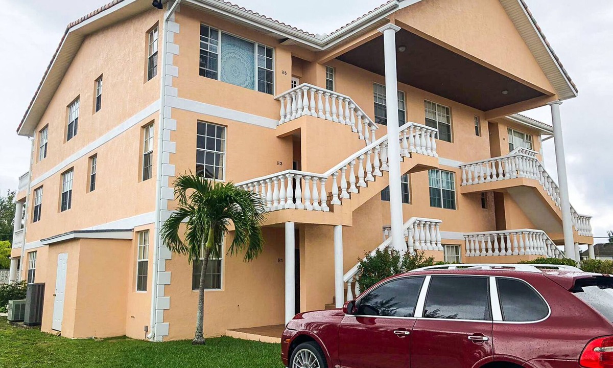 Bahamas Terrace Condo | Cozy, colorful condo in The Bahamas