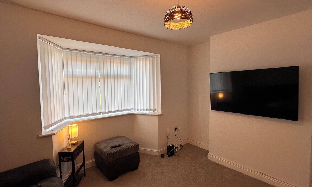 Newcastle-Under-Lyme House | Cozy Newcastle Stay