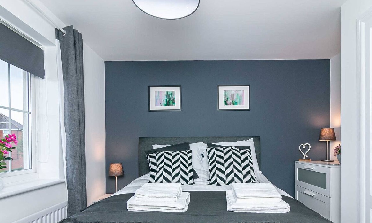 Hatfield Apartment | Cunningham Lodge - Modern Family Apartment
