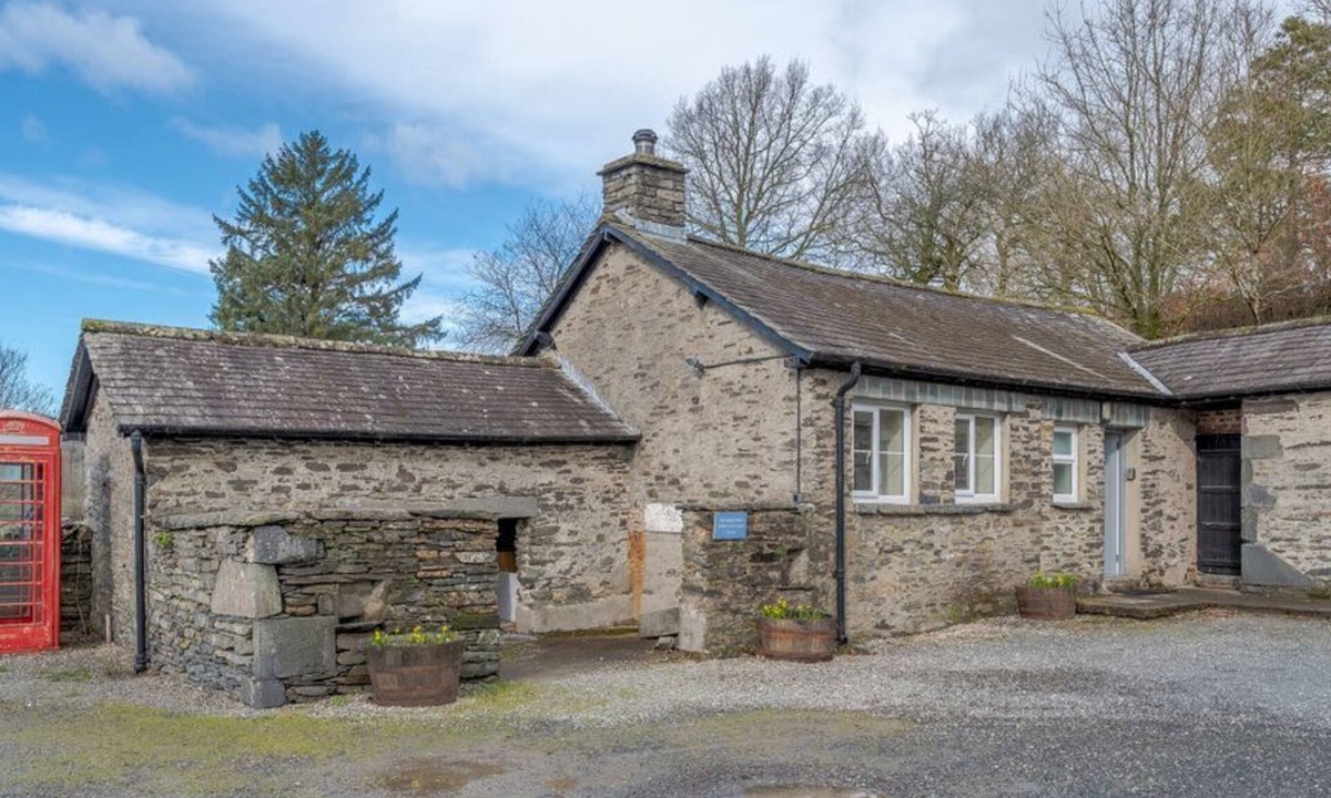 Near Sawrey Apartment | Derwentwater: Cozy Pet-Friendly Escape in Sawrey