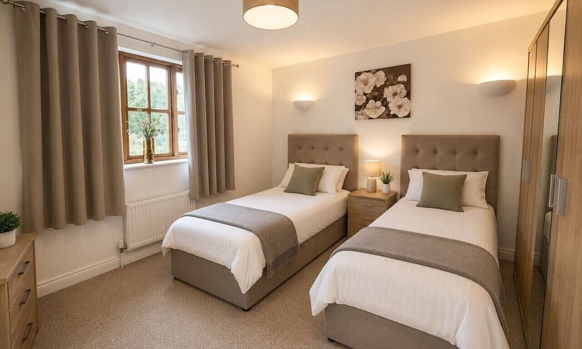 Milton Keynes House | Detached 4BR House in Monkston Park Driveway Parking Fast WiFi Smart TVs Yoko Property