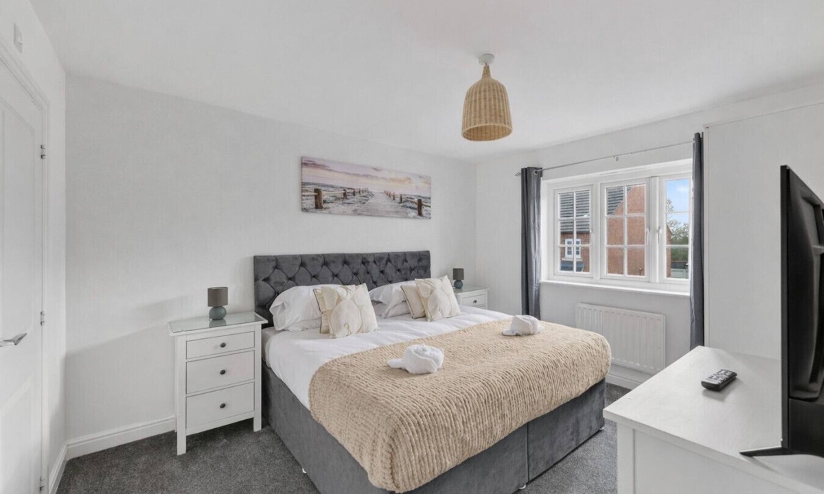Deanshanger House | Detached House in Deanshanger, Milton Keynes