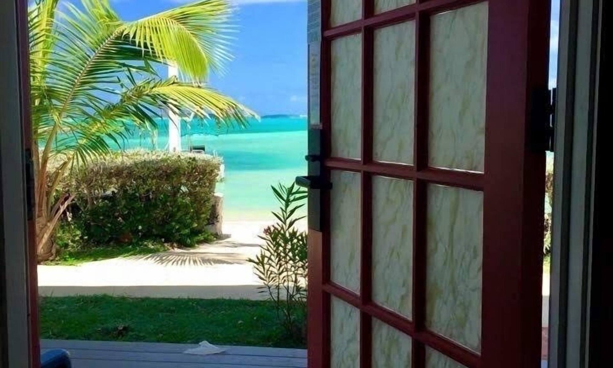 George Town Villa | Diamond Palm on Great Exuma 1 bed 2 bath Villa right on the beach!