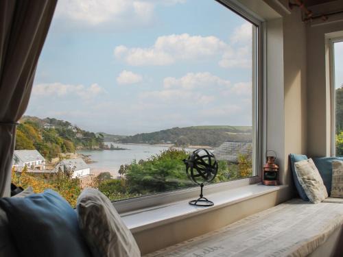 Salcombe House | Dolphins