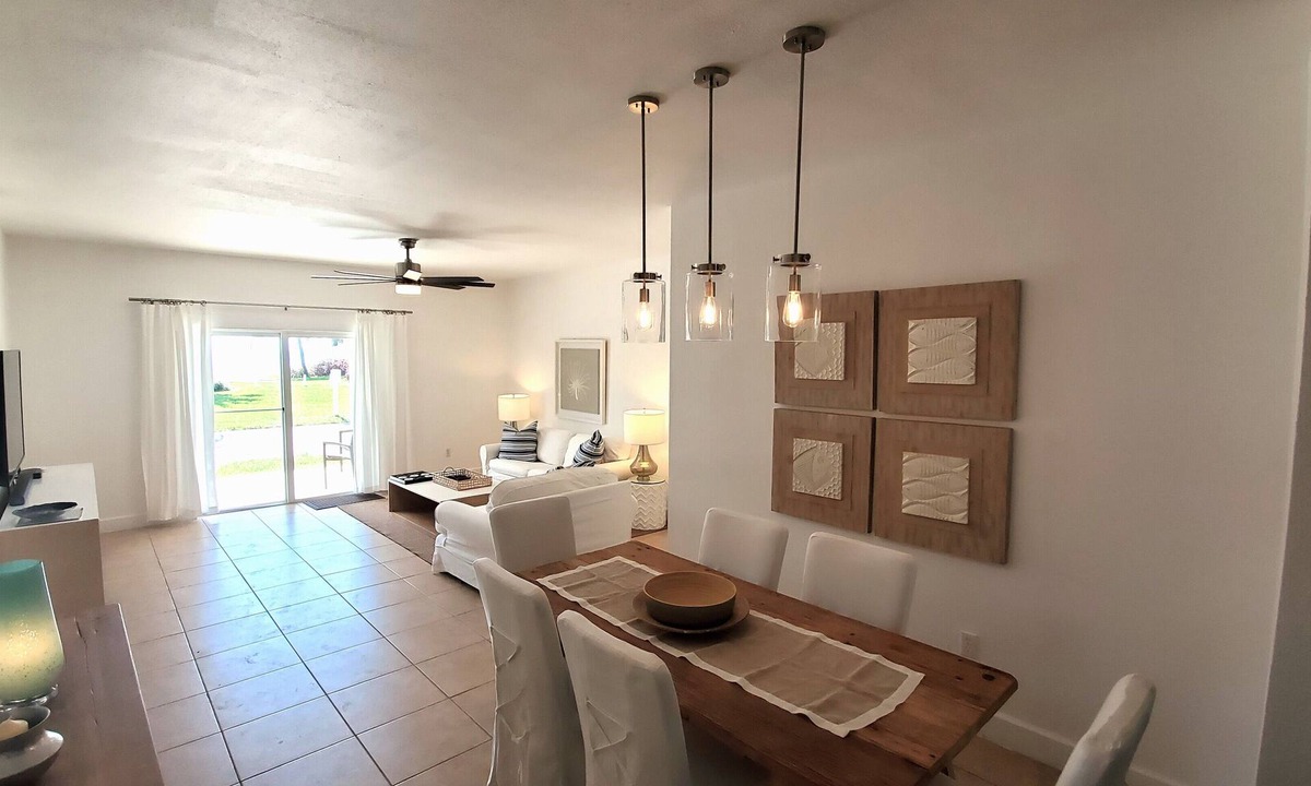 Alice Town Villa | "Double Date at the Beach" Oceanside 2 Bedroom/2 Bath