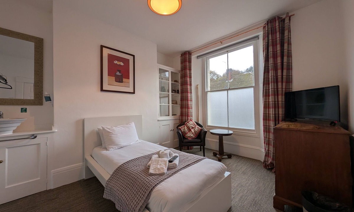 Dover House | Dover Town Rooms (Single Room 2)