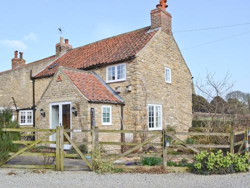 Potter Brompton House | Dragon Fly Cottage