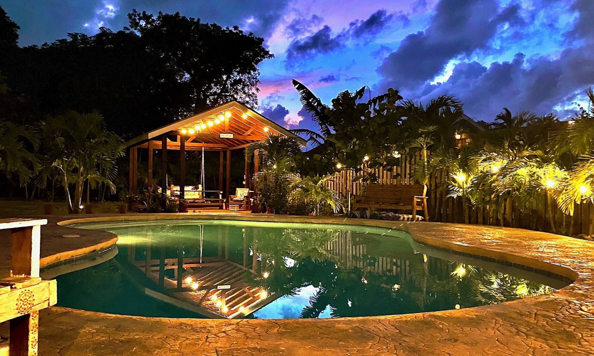 Nassau Villa | DreamSpace Estate/Private Pool, Car & Beach Access