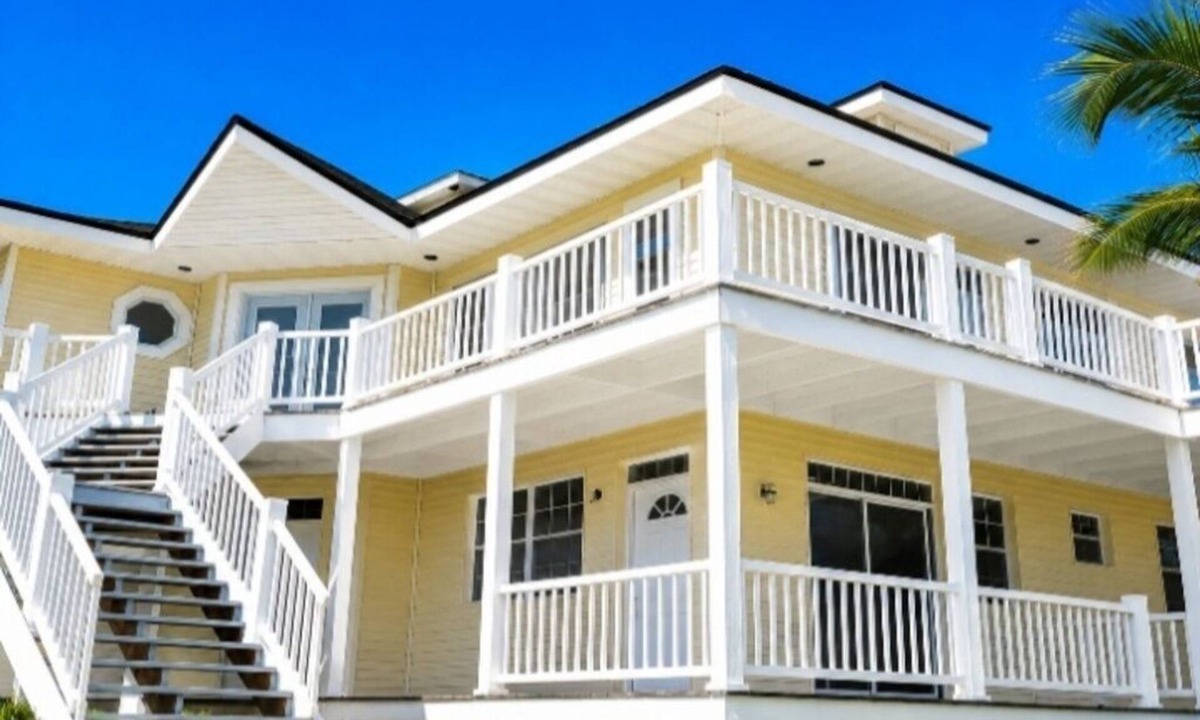 George Town House | Driftwood Haven~ Car Included! Modern 3 Bedroom Home in Paradise!