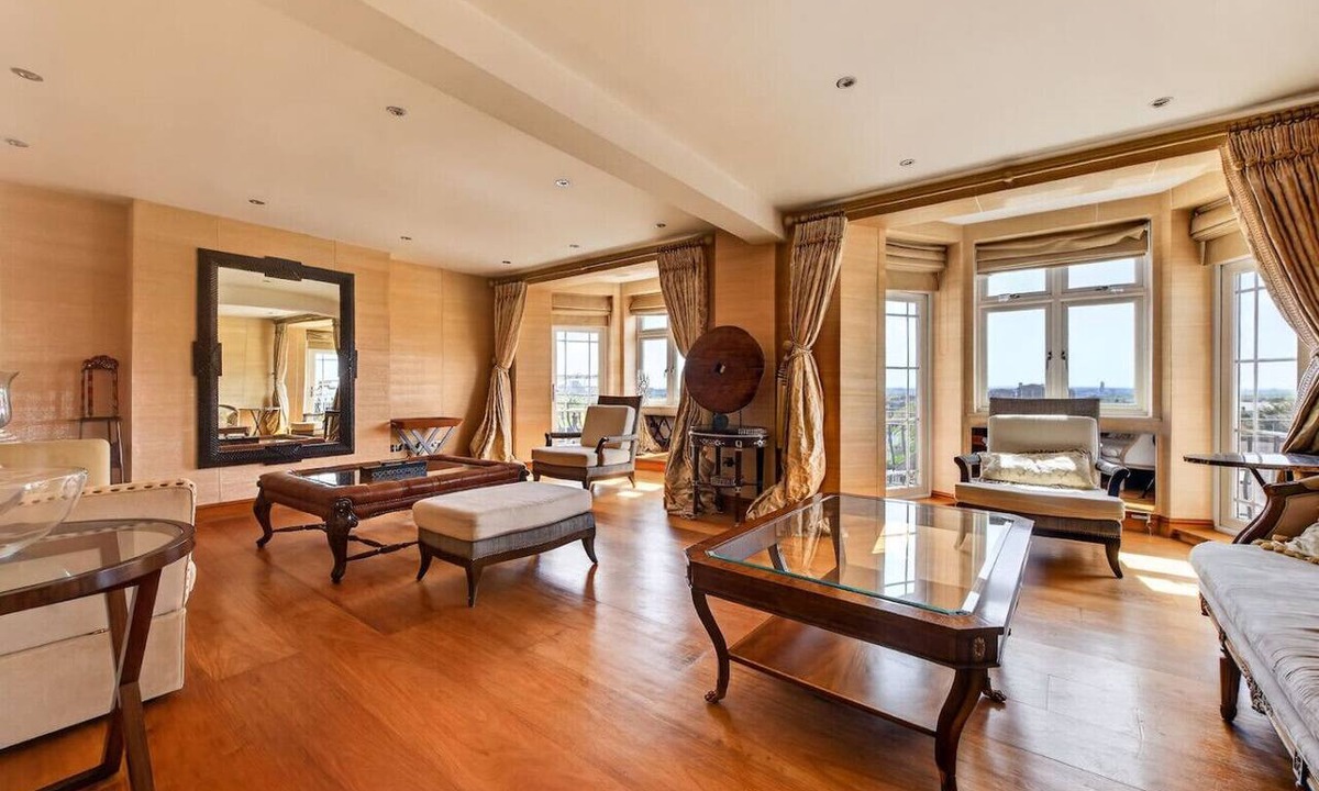 Frognal and Fitzjohns Apartment | Elegant 3 Bed Hampstead Flat