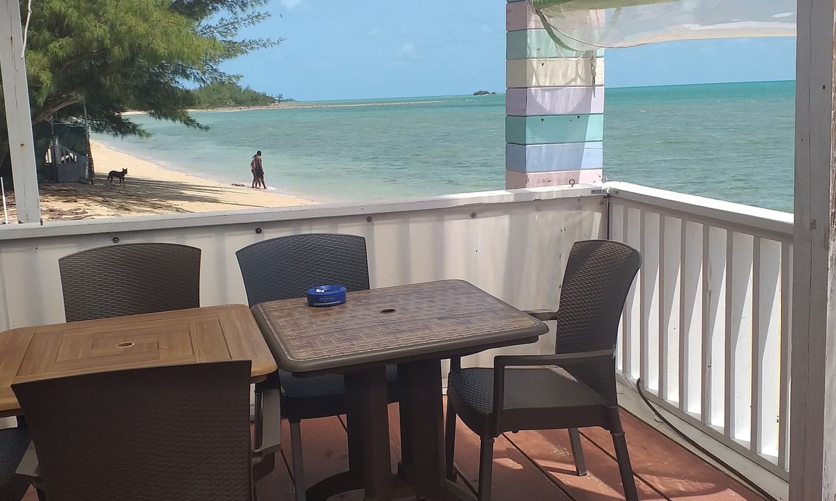 Coral Harbour Apartment | Eleuthera Island Villa 10 mins from the Airport, On the Beach