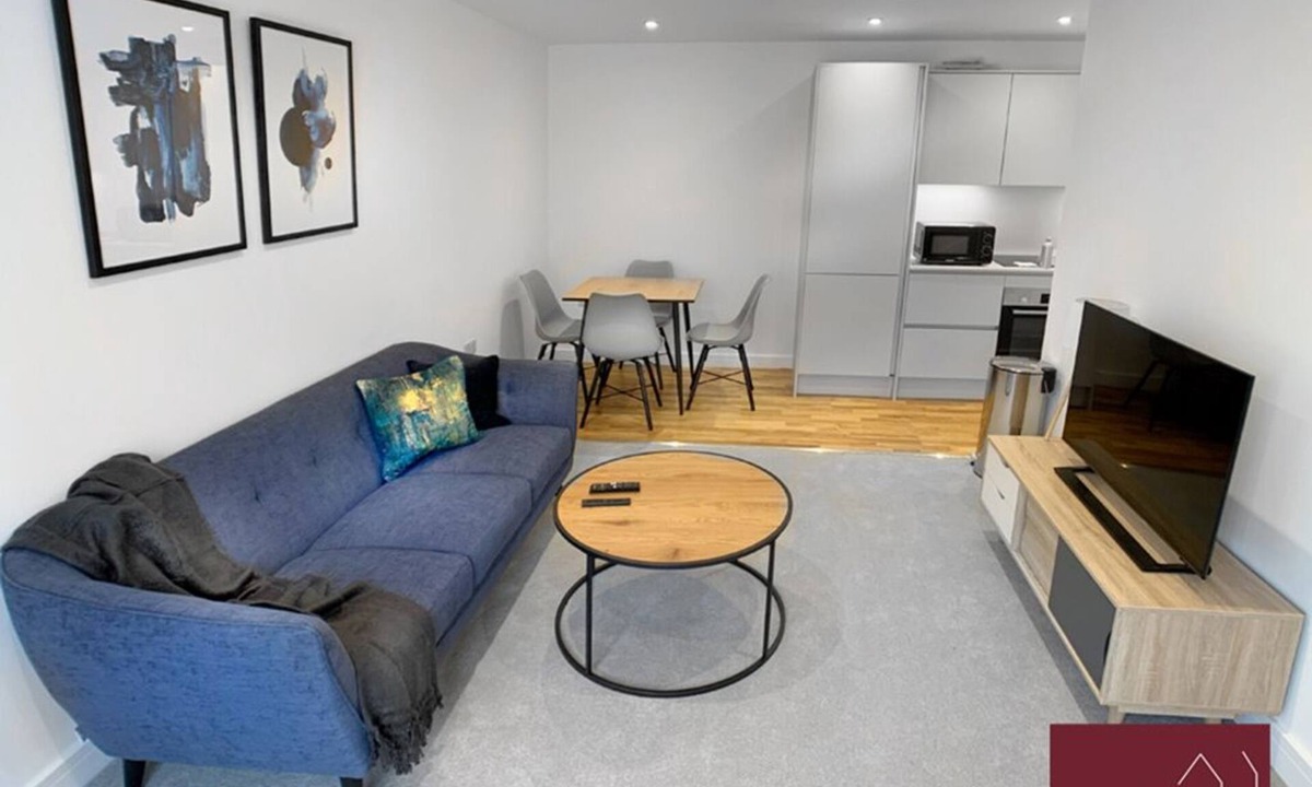 Eton Apartment | Eton, Windsor - 1 Bedroom Flat - With Parking