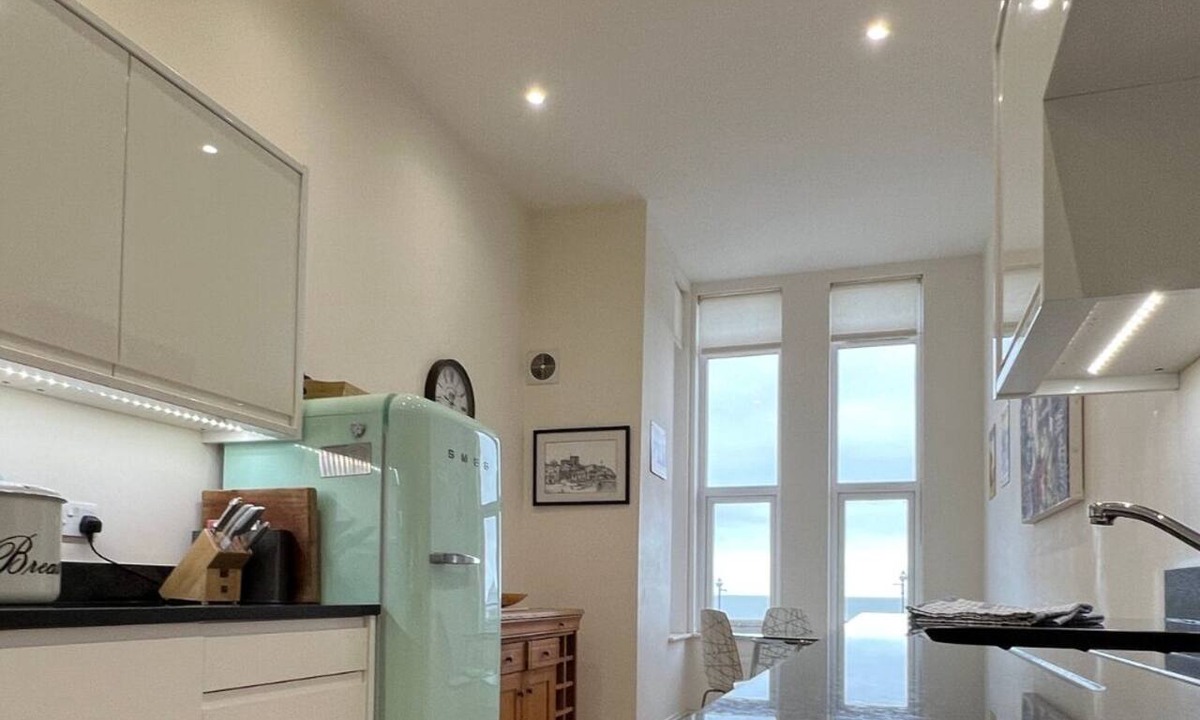 Broadstairs Apartment | Eva's Sea View 2 Bed 2 Bath Parking & NO GUEST FEES