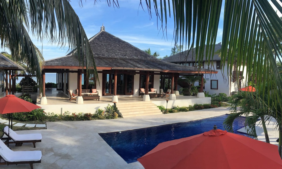 Savannah Sound House | Exotic Beachfront Home ~ Exclusive Windermere Island, Eleuthera