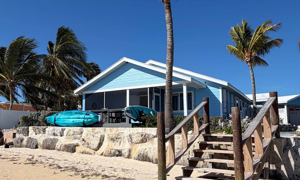 George Town Villa | Exuma Beach front- Ideal Quest