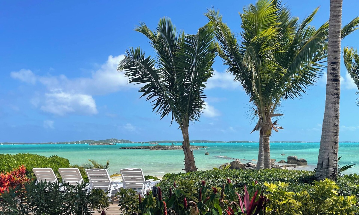 George Town Cottage | Exuma Sol - Stunning Views from this Oceanfront Beach Cottage