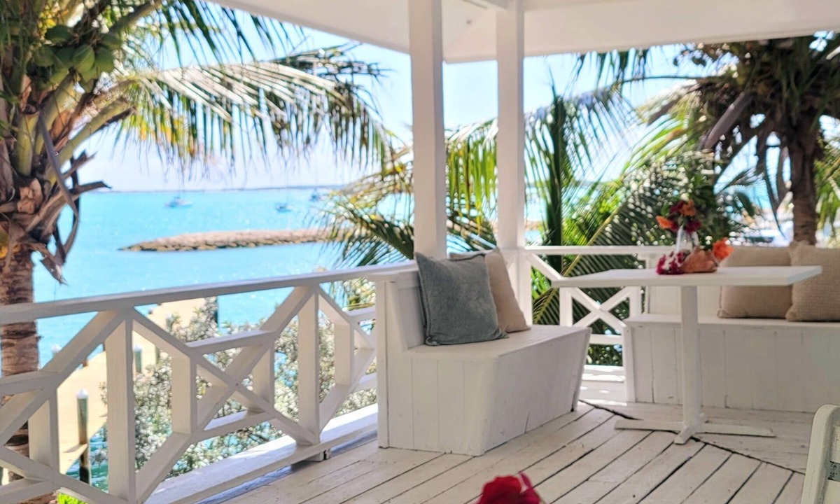 George Town Hotel | Exuma Yacht Club Resort & Marina Limited