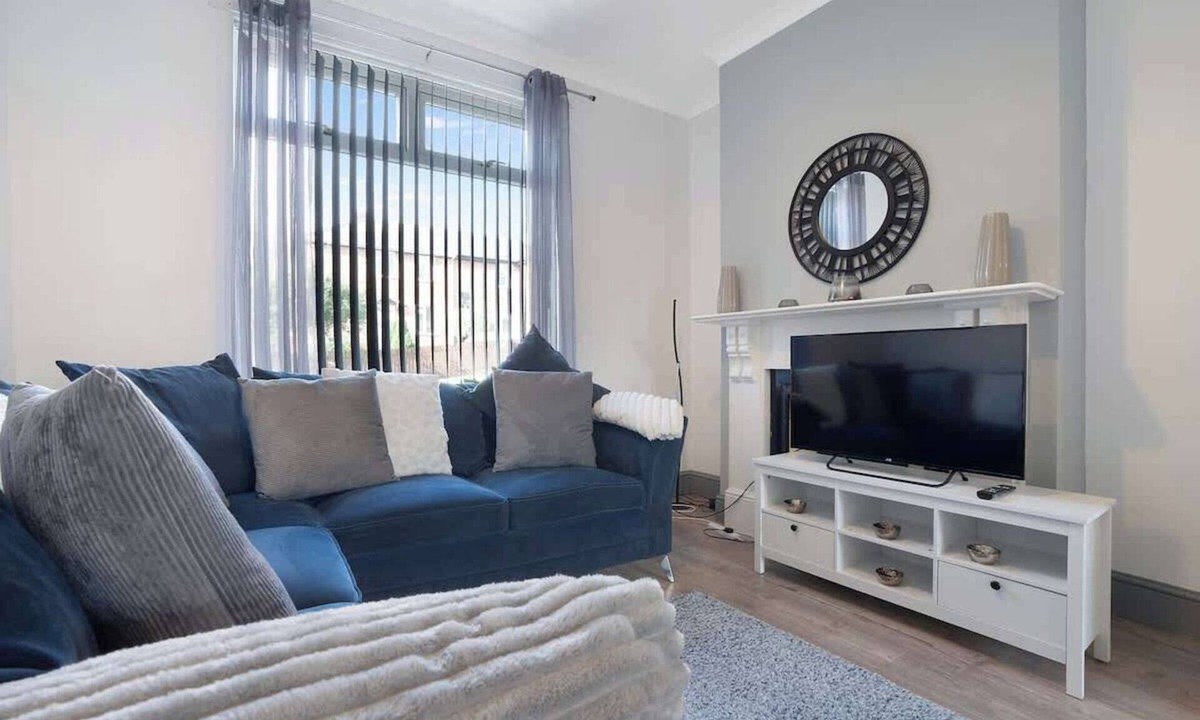 Durham House | Family Friendly 2BR Close to Durham City
