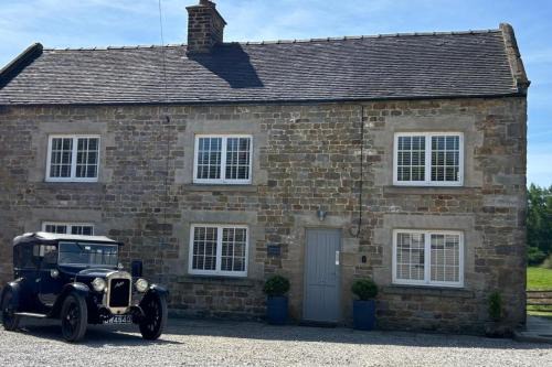 Winkhill House | Farmhouse - Sleeps 6 - Near Alton Towers Peak Dist