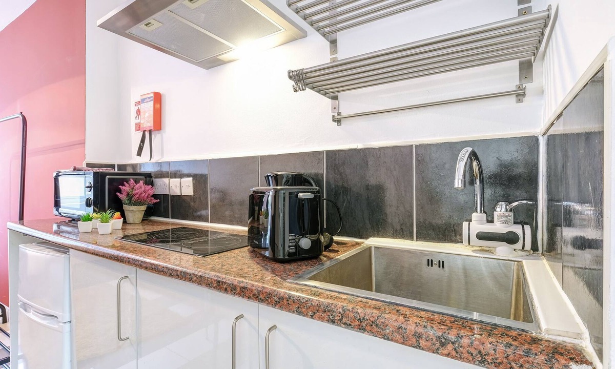 Sudbury Apartment | Fernbank Rooms Sudbury Hill, Harrow Self-Contained Studios with En-Suite - Apt03