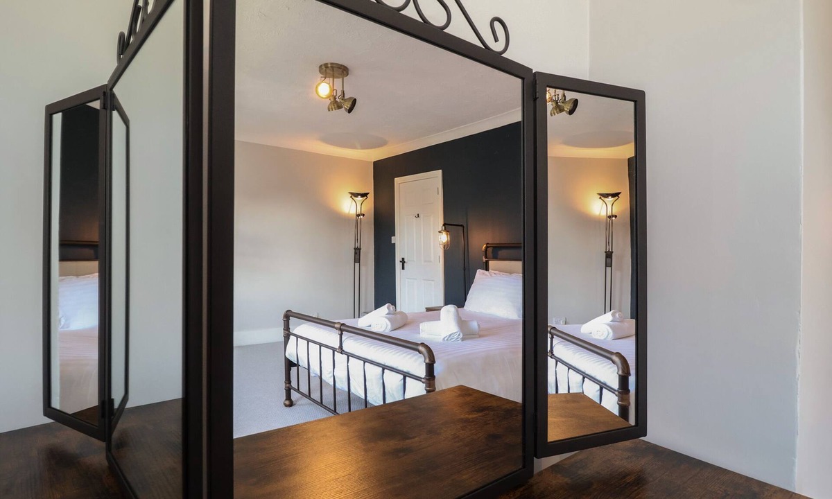 Lowestoft Cottage | First Light