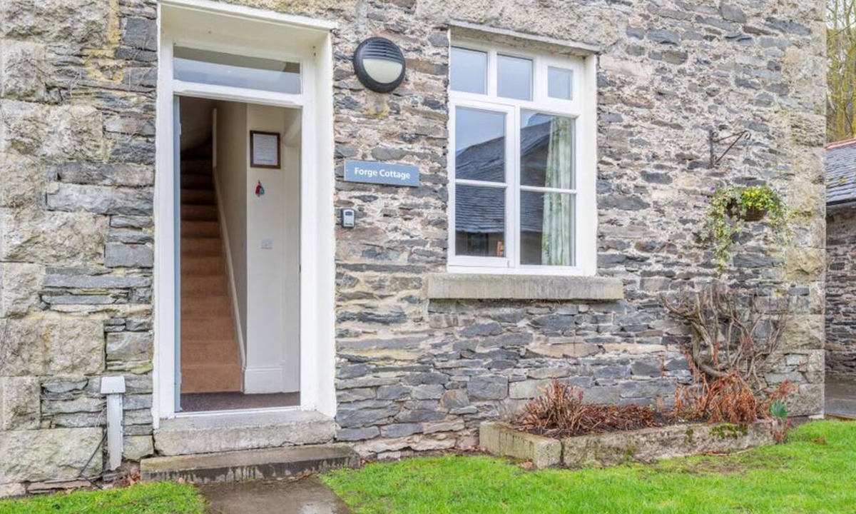 Newland Near Ulverston House | FORGE: Quaint Cottage Retreat with WiFi