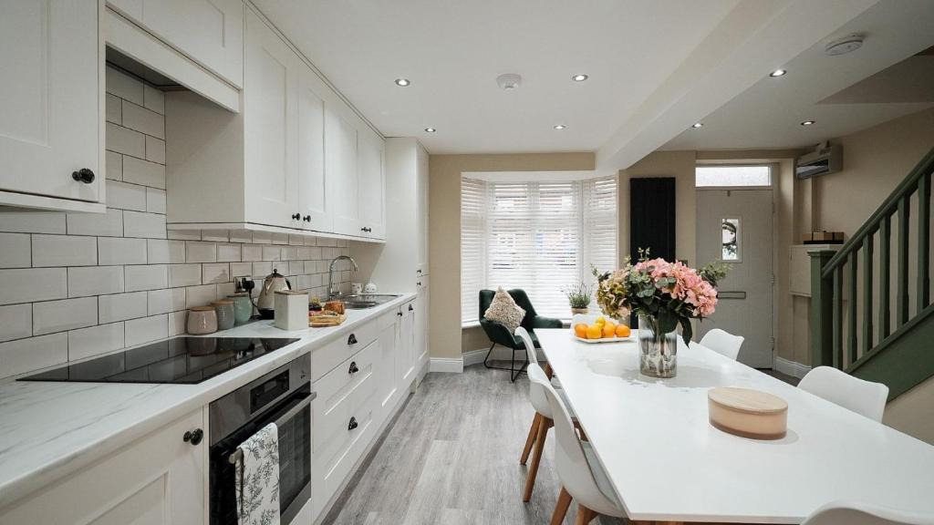 Much Wenlock House | Fox Corner